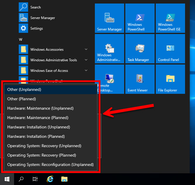 ภาพหน้าจอ Start Menu ของ Windows Server 2019 แสดงรายการเมนูสำหรับการระบุเหตุผลในการปิดเครื่องหรือรีสตาร์ท (Shutdown Event Tracker) พร้อมลูกศรสีแดงและกรอบสี่เหลี่ยมสีแดงไฮไลท์เมนูย่อยของตัวเลือกพลังงานต่างๆ