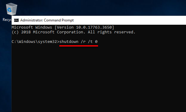 หน้าต่าง Administrator: Command Prompt บน Windows Server 2019 แสดงบรรทัดคำสั่ง shutdown /r /t 0 ที่มีเส้นใต้สีแดงเน้นที่ส่วนของคำสั่ง (restart with 0 second timer)